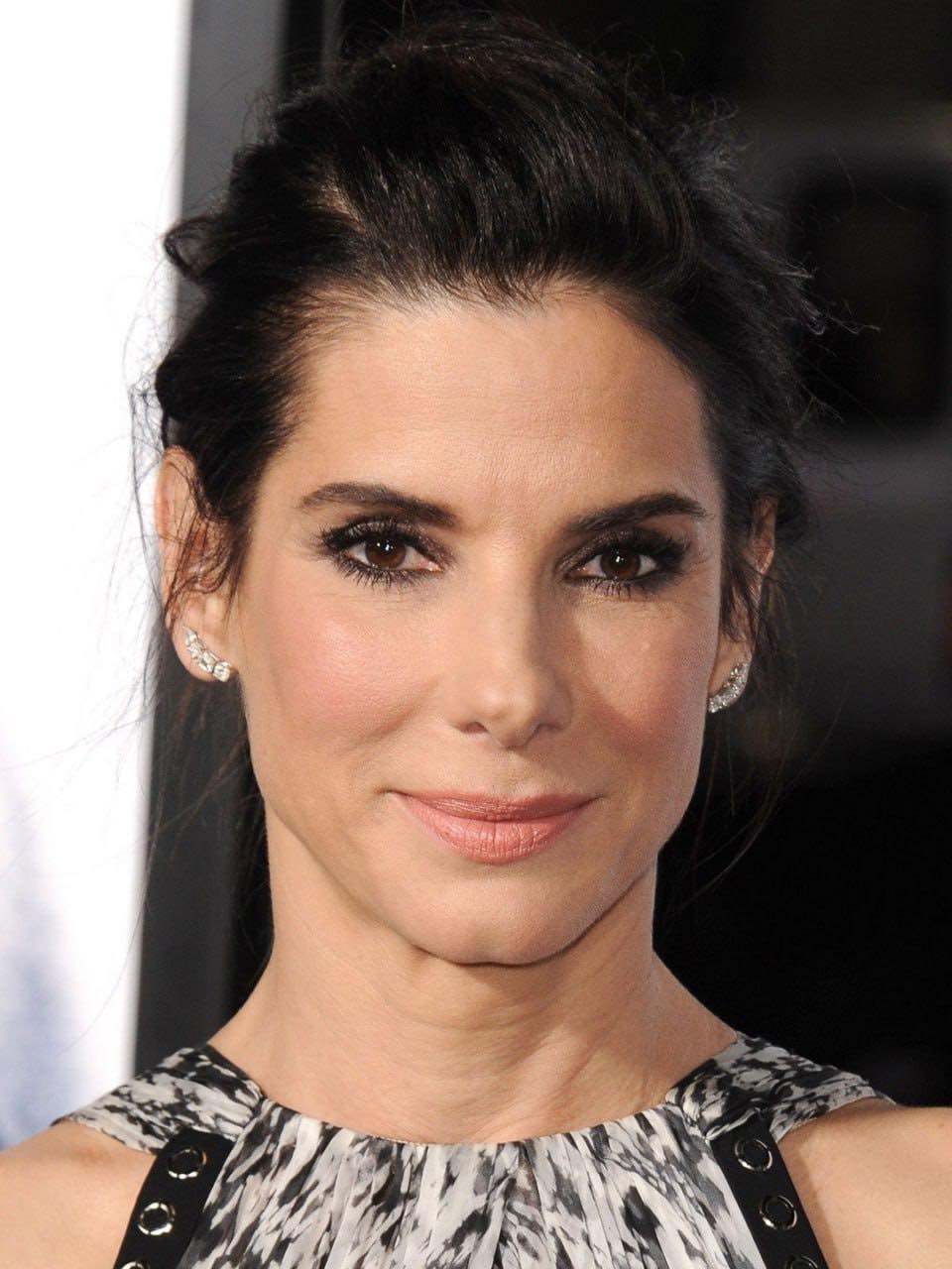 Sandra Bullock’s son has stayed out of the spotlight until now.🤔 What’s unusual detail is there?😮